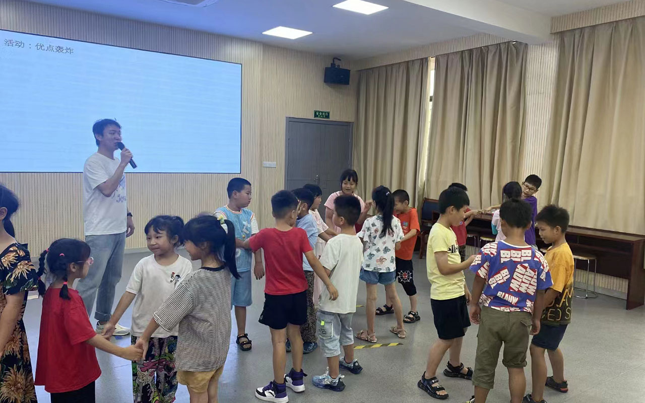 六枝特龙观乡中心学校